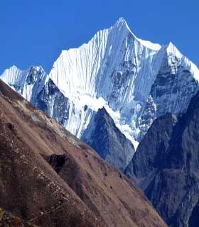 langtang Gosaikunda guest house trek