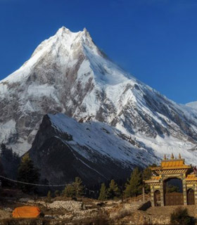 Manaslu round lodge trek