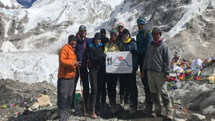 fixed group departure trek