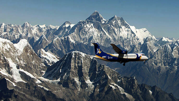 Everest mountain flight with helicopter