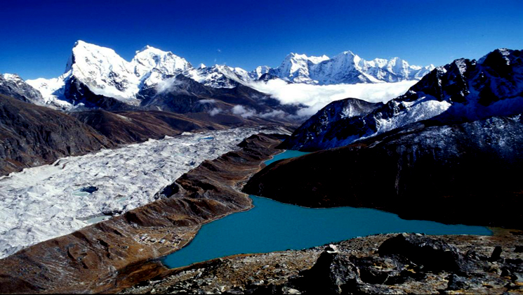 chola pass trekking