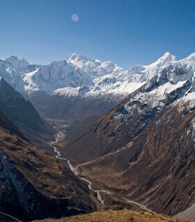 tsum valley and larke pass trek