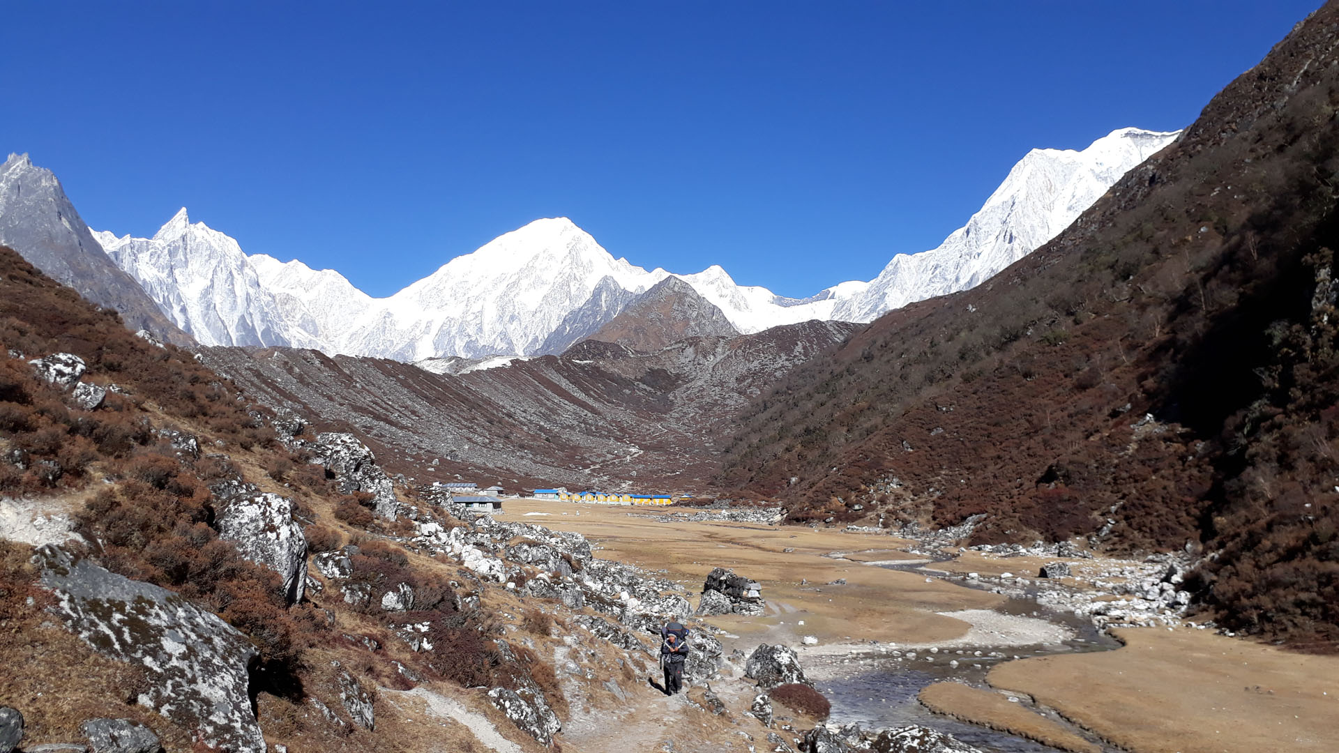 Manaslu hiking