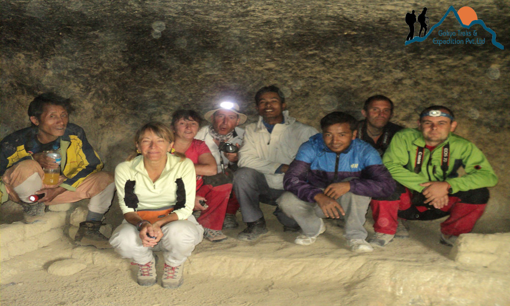 Choser cave, mustang