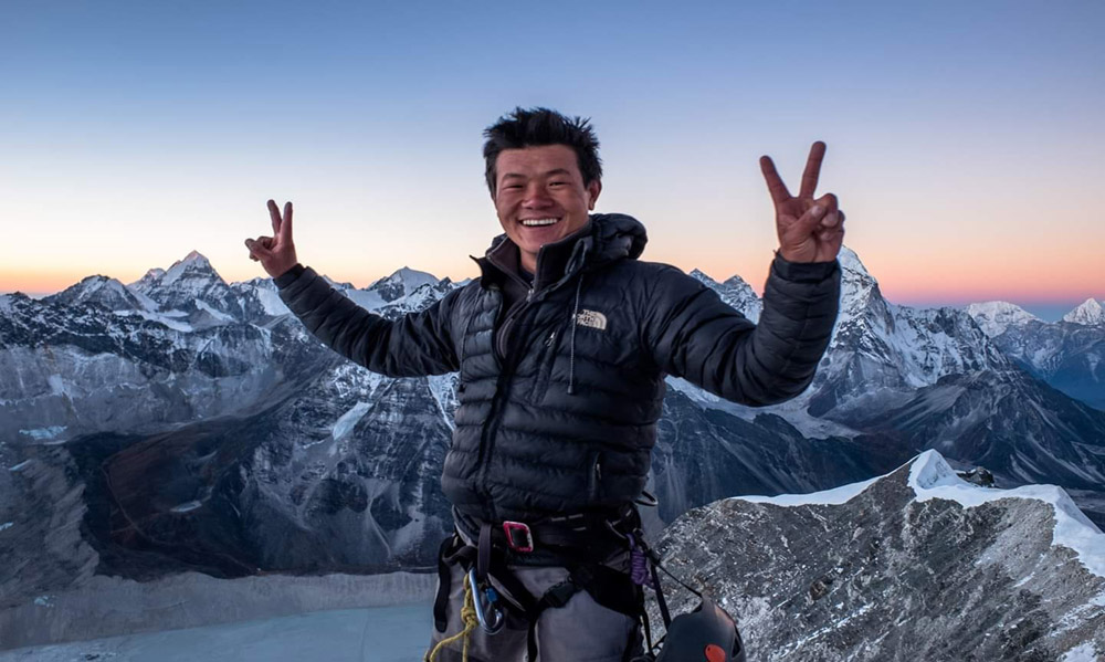 Chhukung Ri peak climb Guide