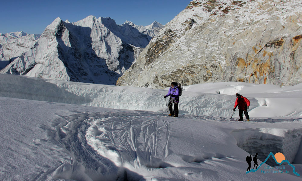 island peak climbing trail