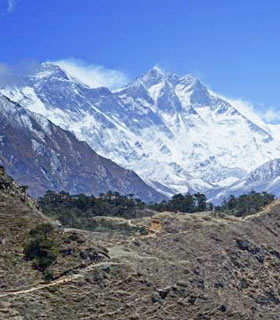 Everest view trekking in winter