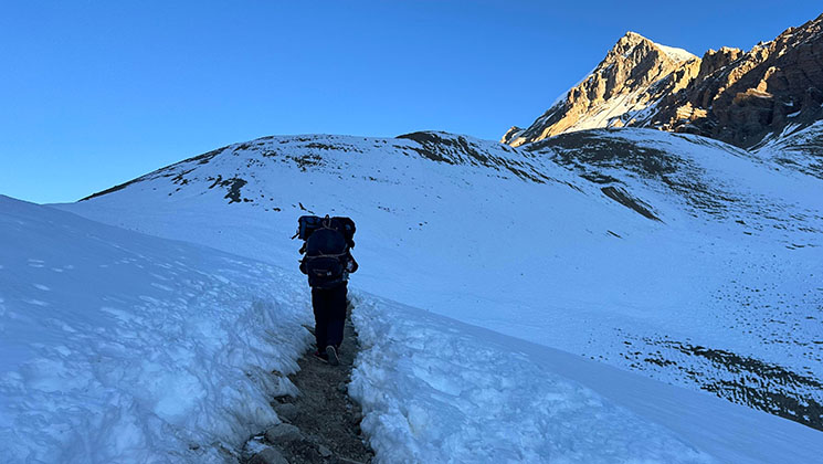 Porter guide Hire from Lukla in Nepal