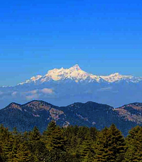 Daman hill trek in Nepal