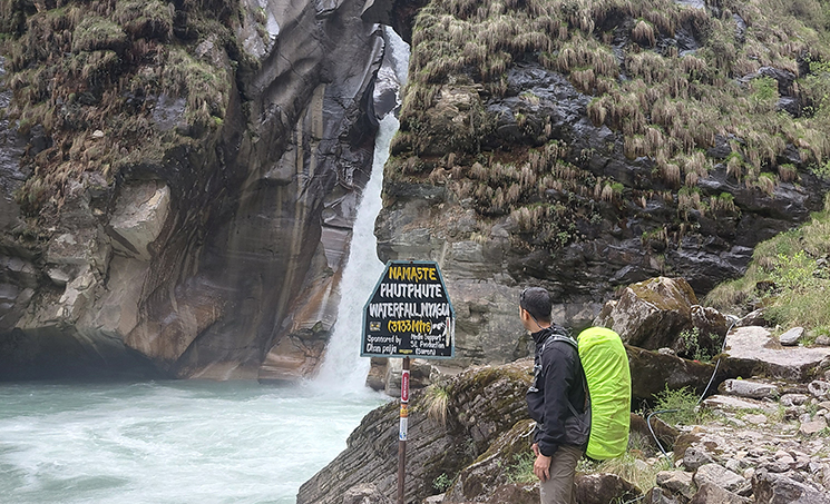 Futfute Waterfall